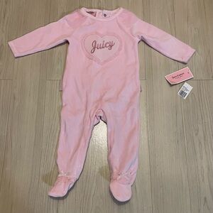 NWT Juicy Couture Velour Pink Baby Girl 12 M Footie Onesie Bodysuit Pajama